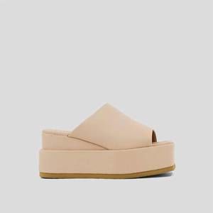 NEW SHU SHOP women's karlie wedge in nude